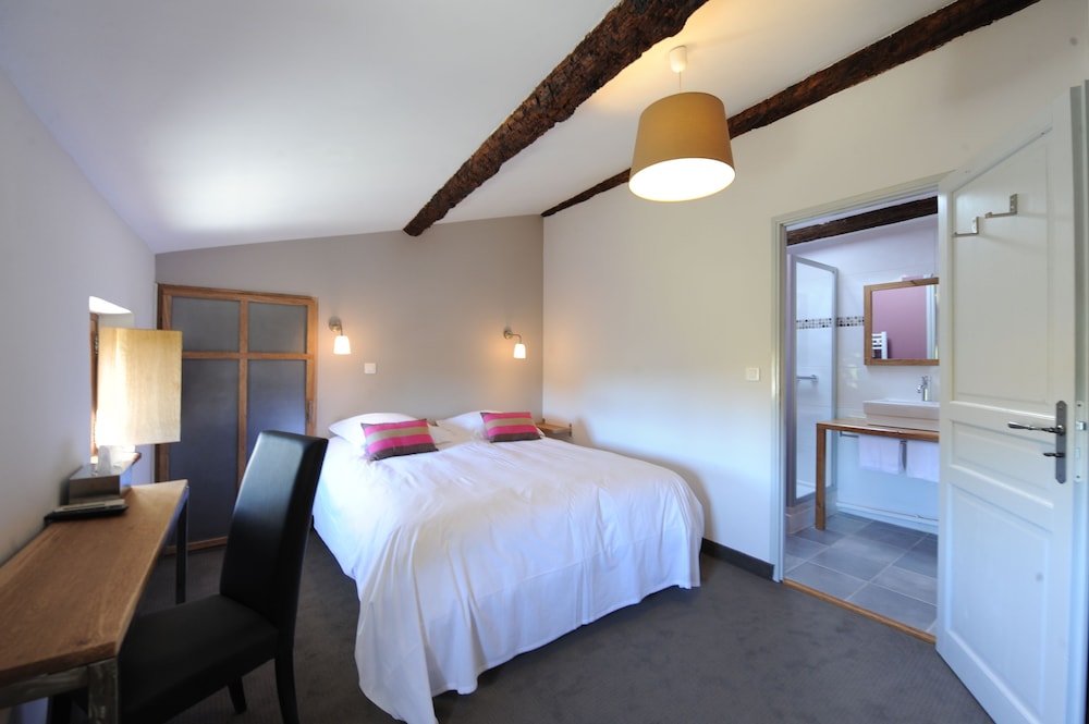 HOTEL CHATEAU DE PALAJA 11/68