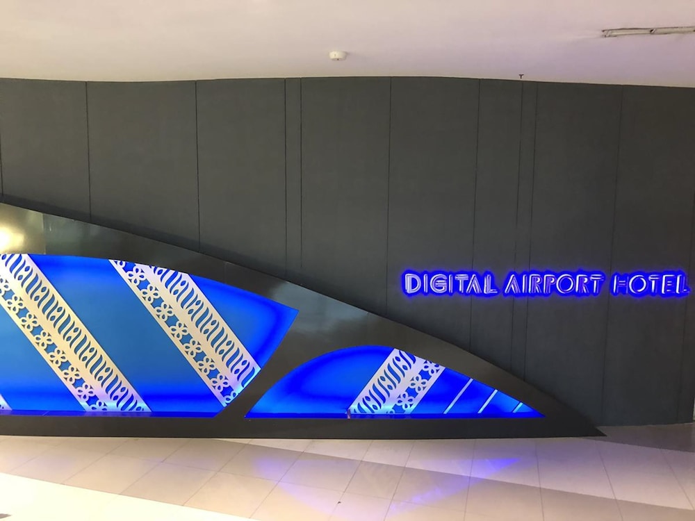 Digital Airport Hotel 7/23