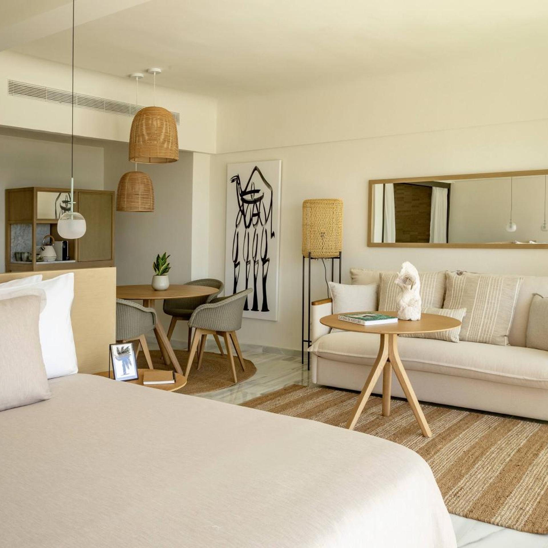 Reserve, Junior Suite, Front View, Jetted Tub