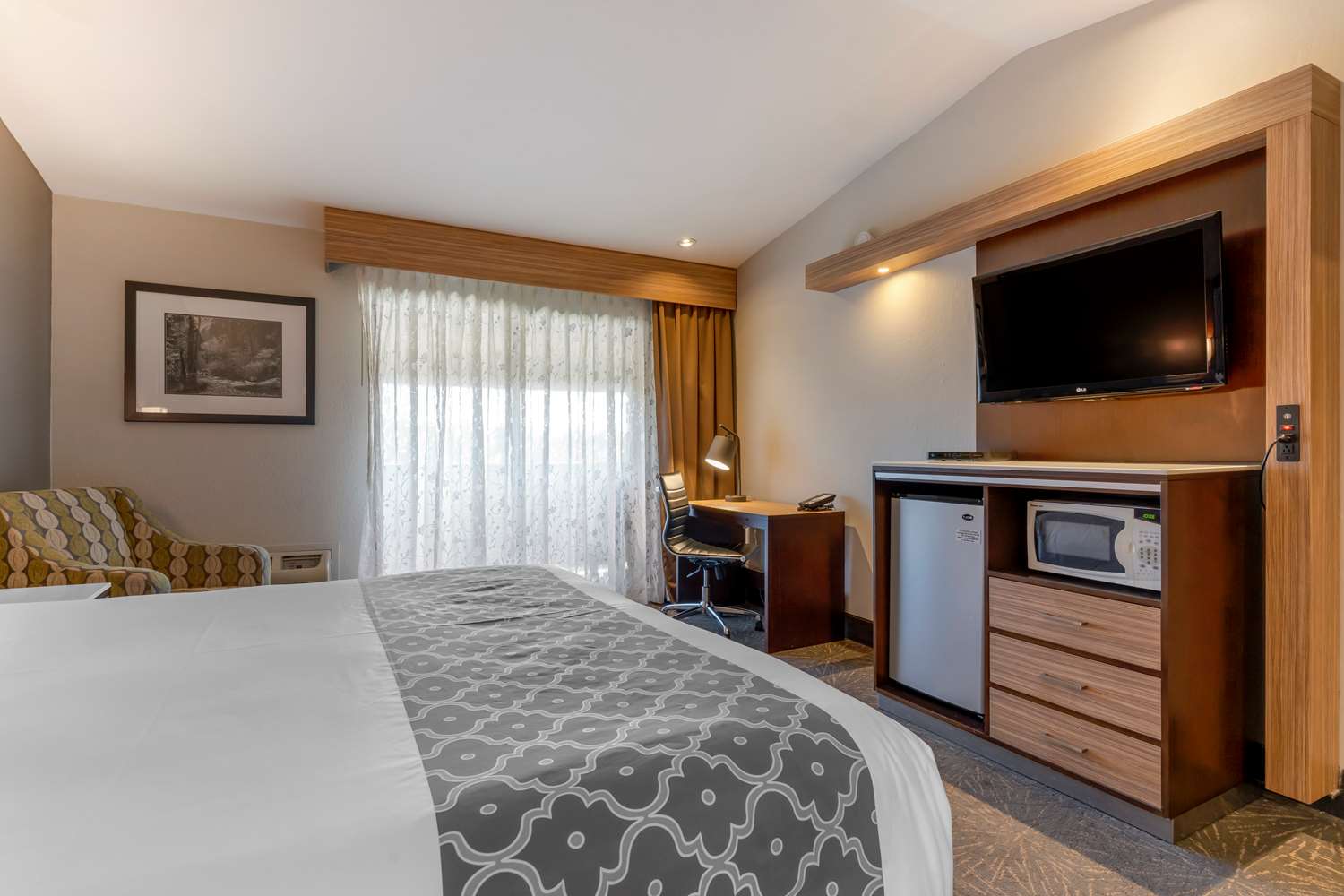Best Western Plus Forest Park Inn 15/53