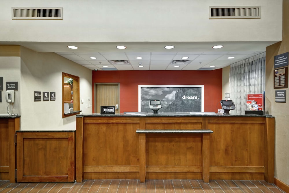 Hampton Inn And Suites Yuma 7/41