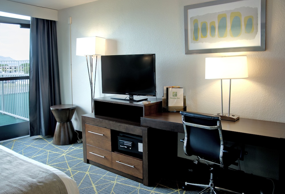 HOLIDAY INN VICTORVILLE 59/77