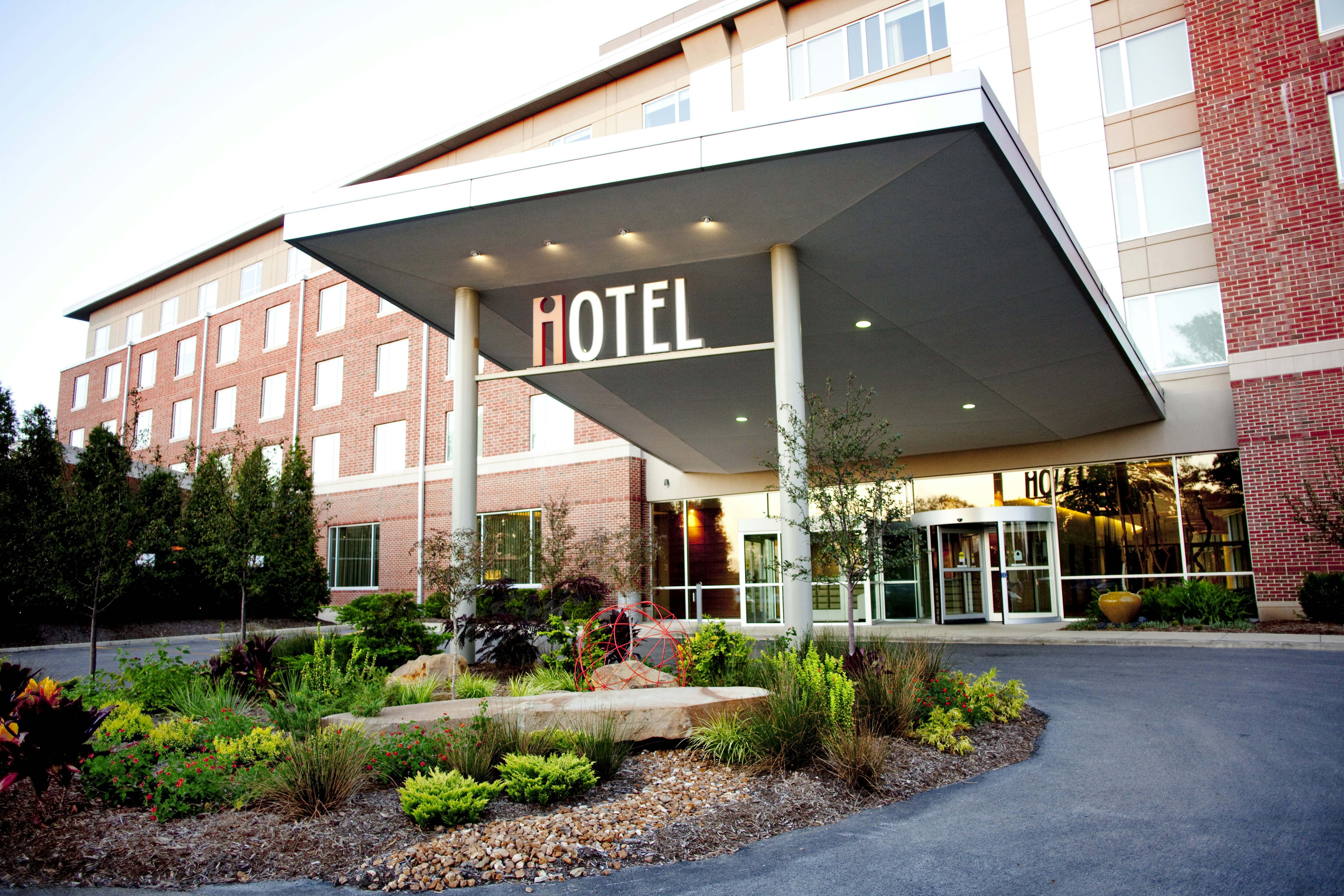 I Hotel And Conference Center 2/37