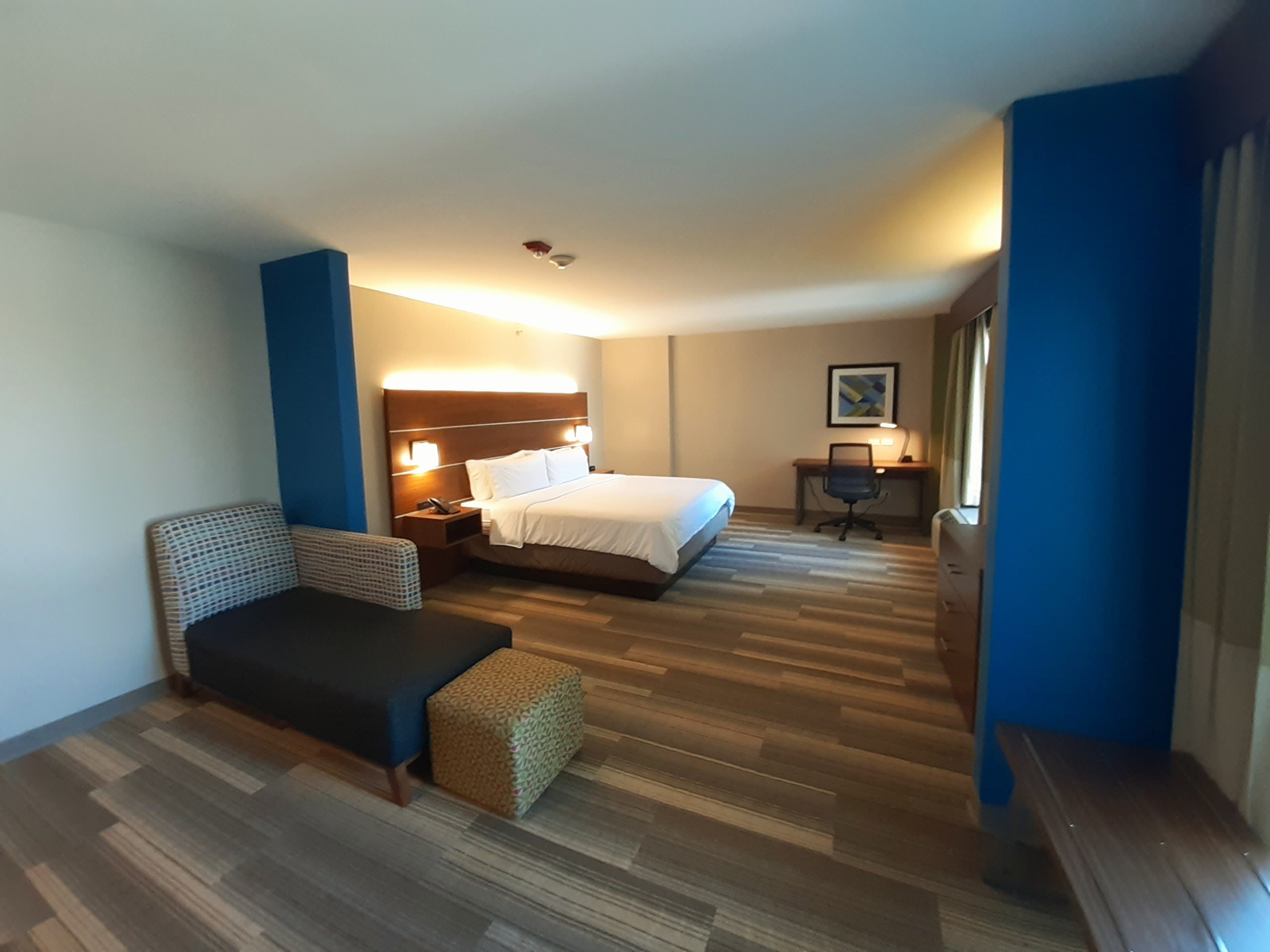 Holiday Inn Express Hotel and Suites Trincity Trinidad Airport 15/34