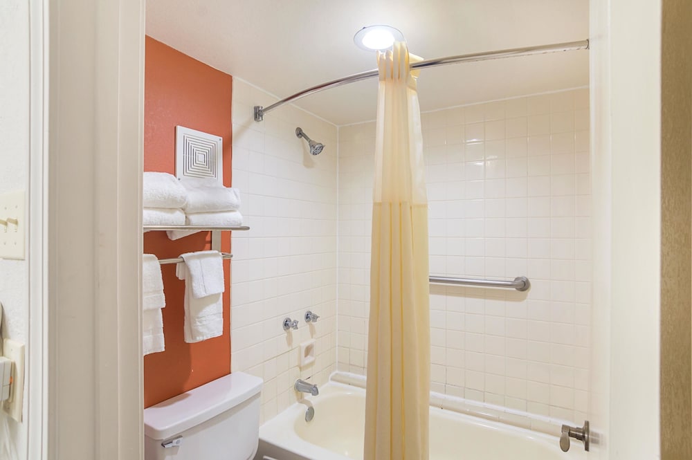 Upgrade, 2 Queen Beds, Accessible، Quality Inn Amarillo I-40 East 4/4
