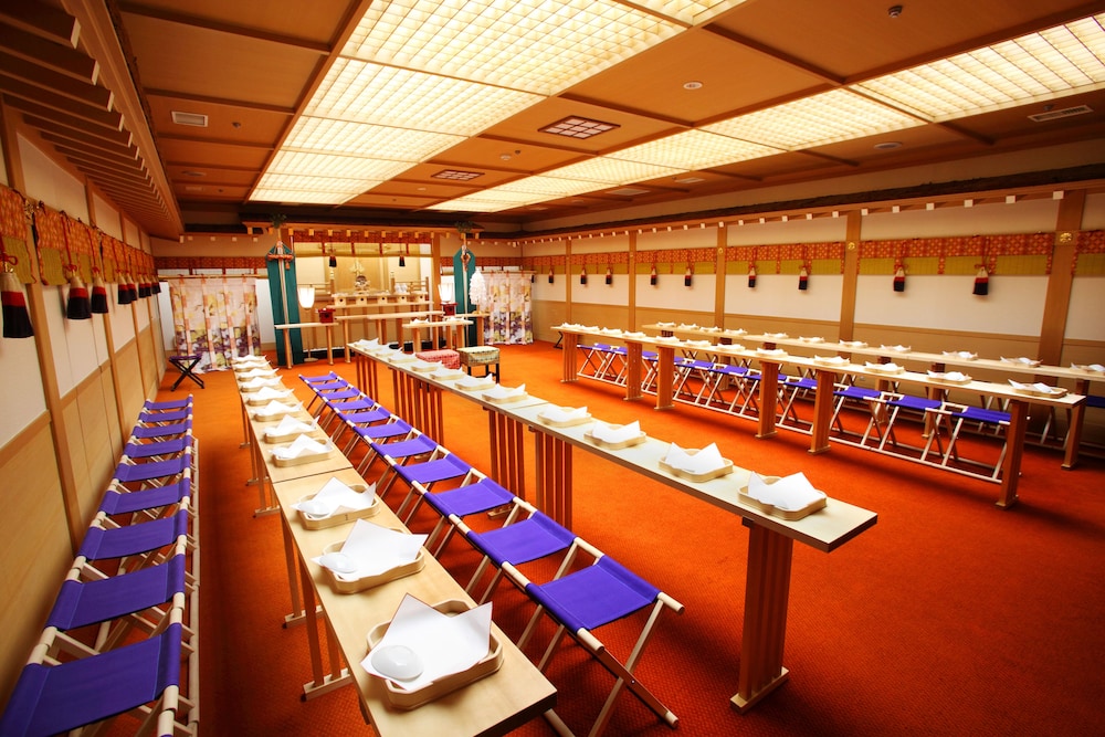 Nagaoka Grand Hotel 52/57