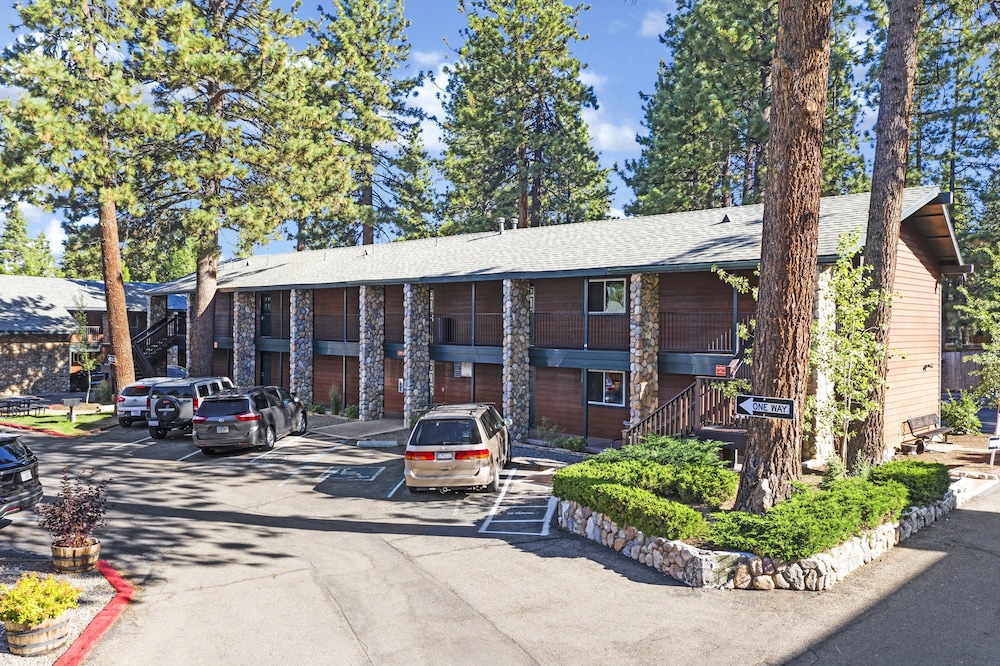 3 Peaks Resort Beach Club 38/50