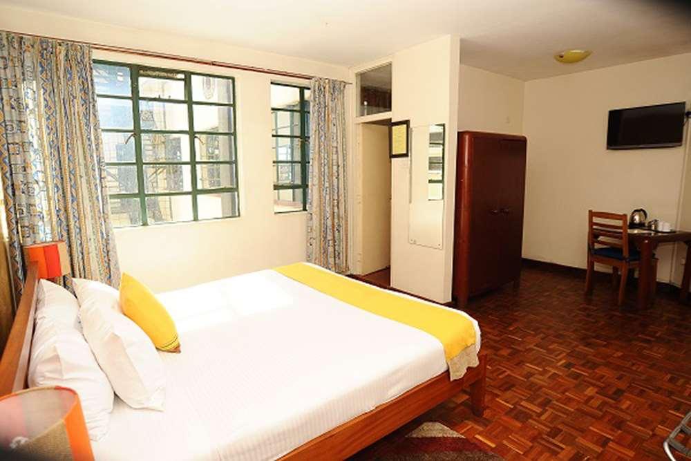 Kenya Comfort Hotel 8/69