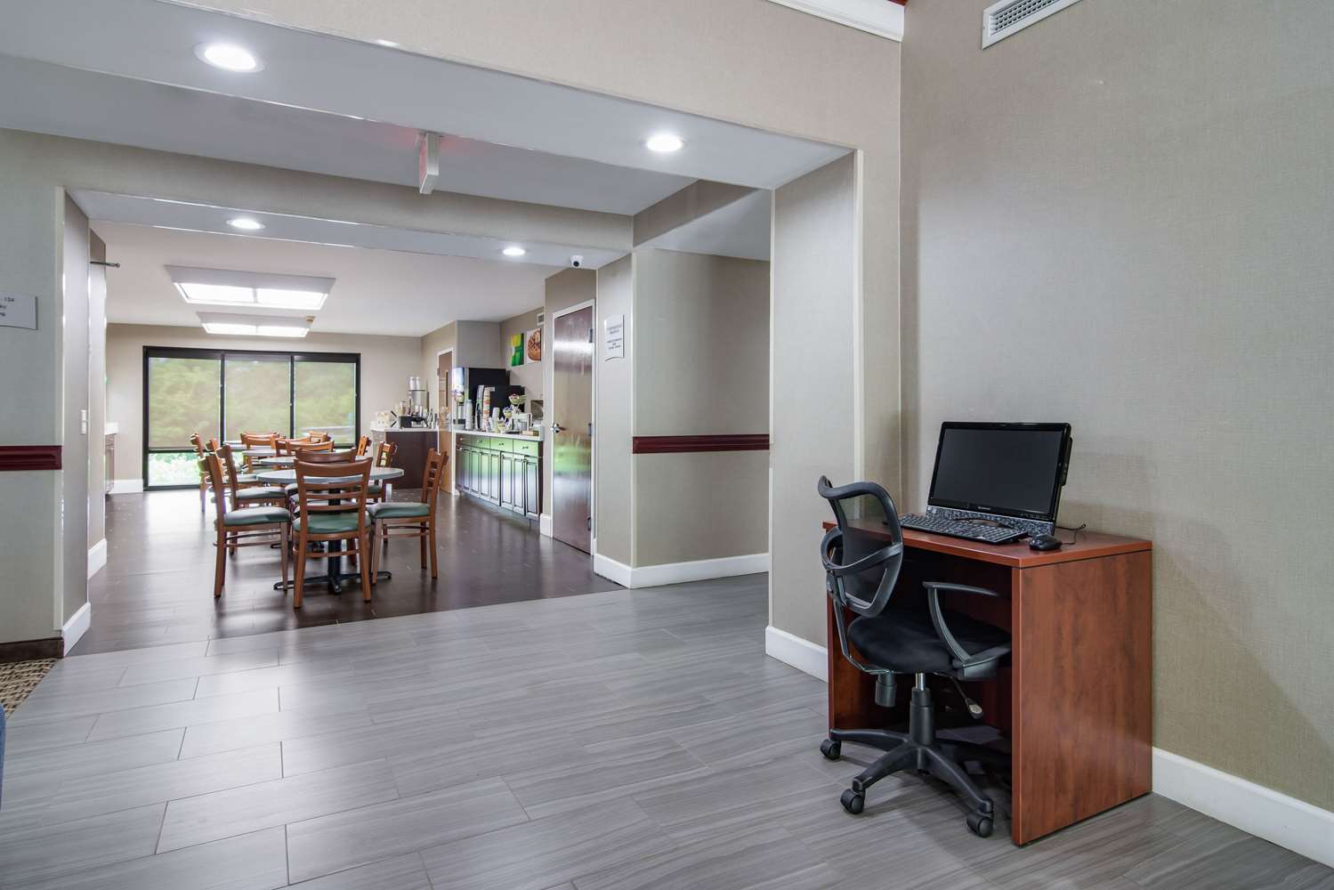 Quality Inn and Suites Canton, GA 20/25
