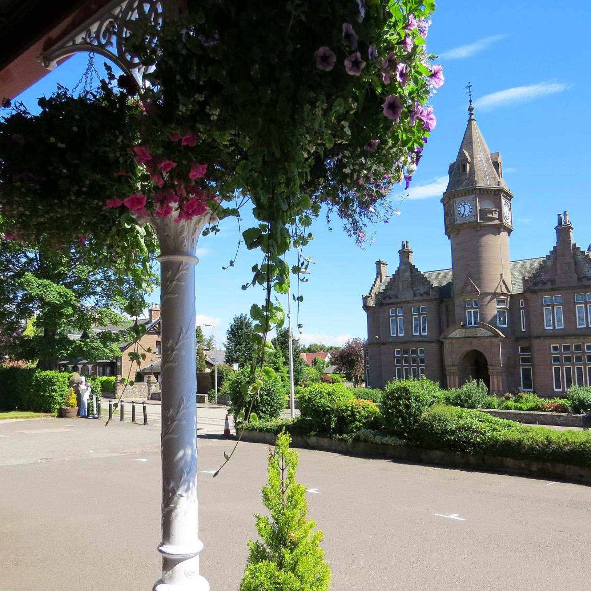 Glenesk Hotel 40/50