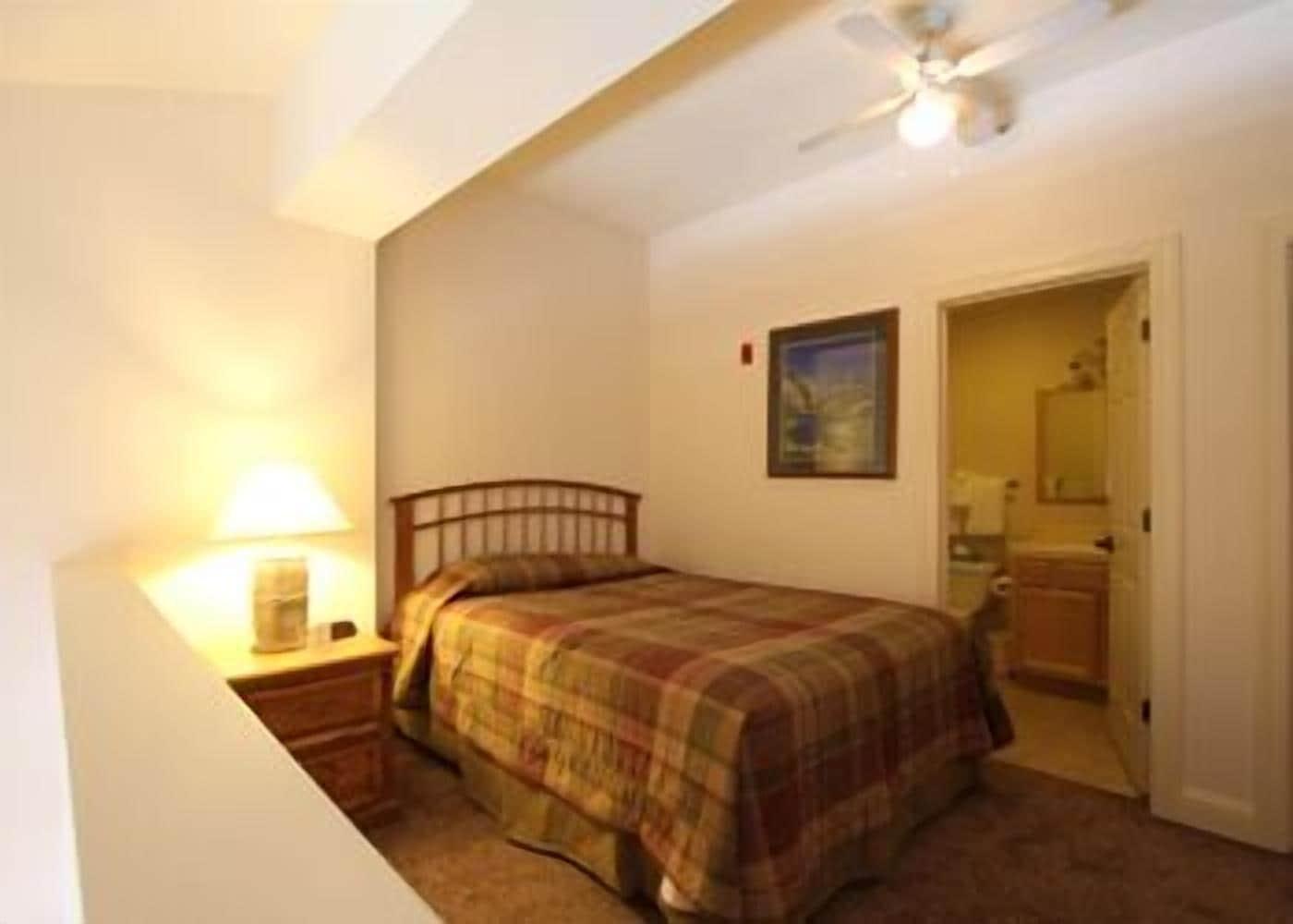 2 Bedrooms, Loft, Mountain, Club, Suite