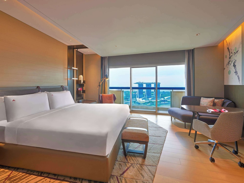 MARINA BAY, SWISS, PRESTIGE, KING BED, BAY VIEW, BALCONY, HIGH FLOOR