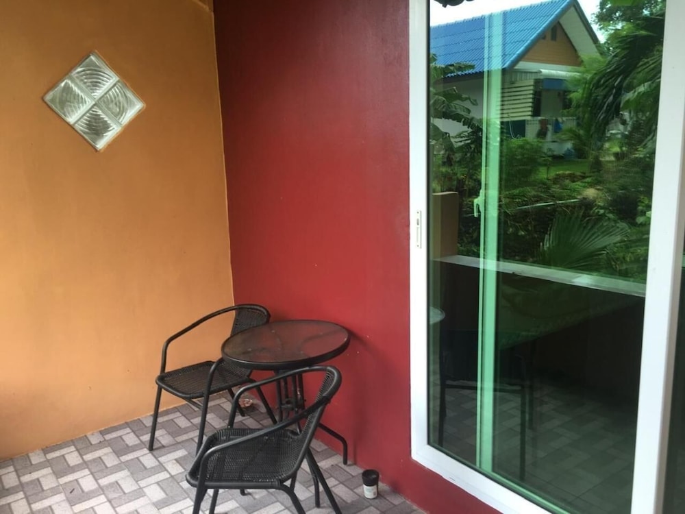 Duckling Resort And Bar 12/19