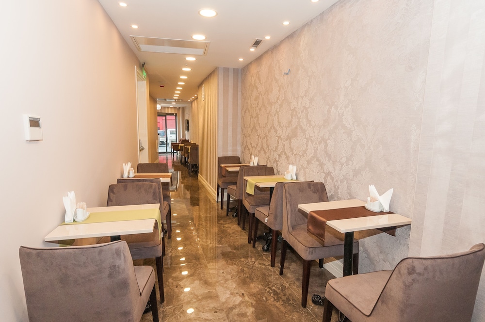 Park Grazza Hotel 38/43