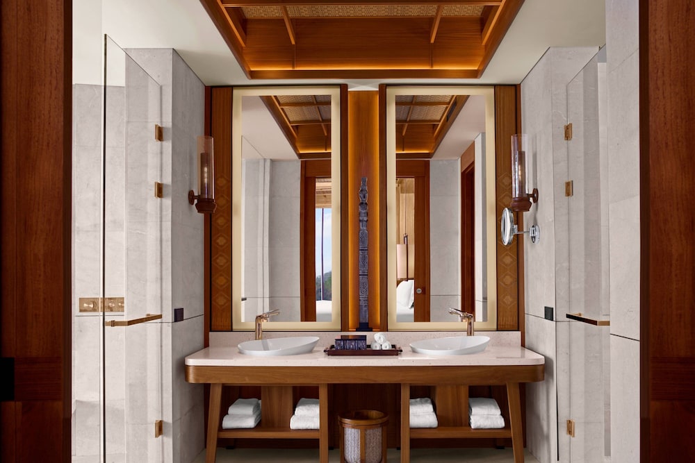 TA’AKTANA a Luxury Collection Resort & Spa, Labuan Bajo 50/50