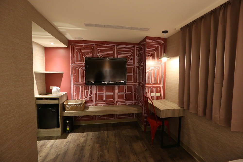 Central Hotel 15/26