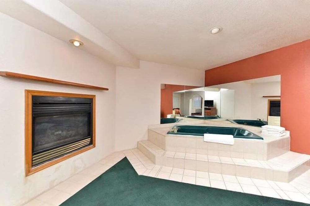 Travel Inn & Suite 9/37
