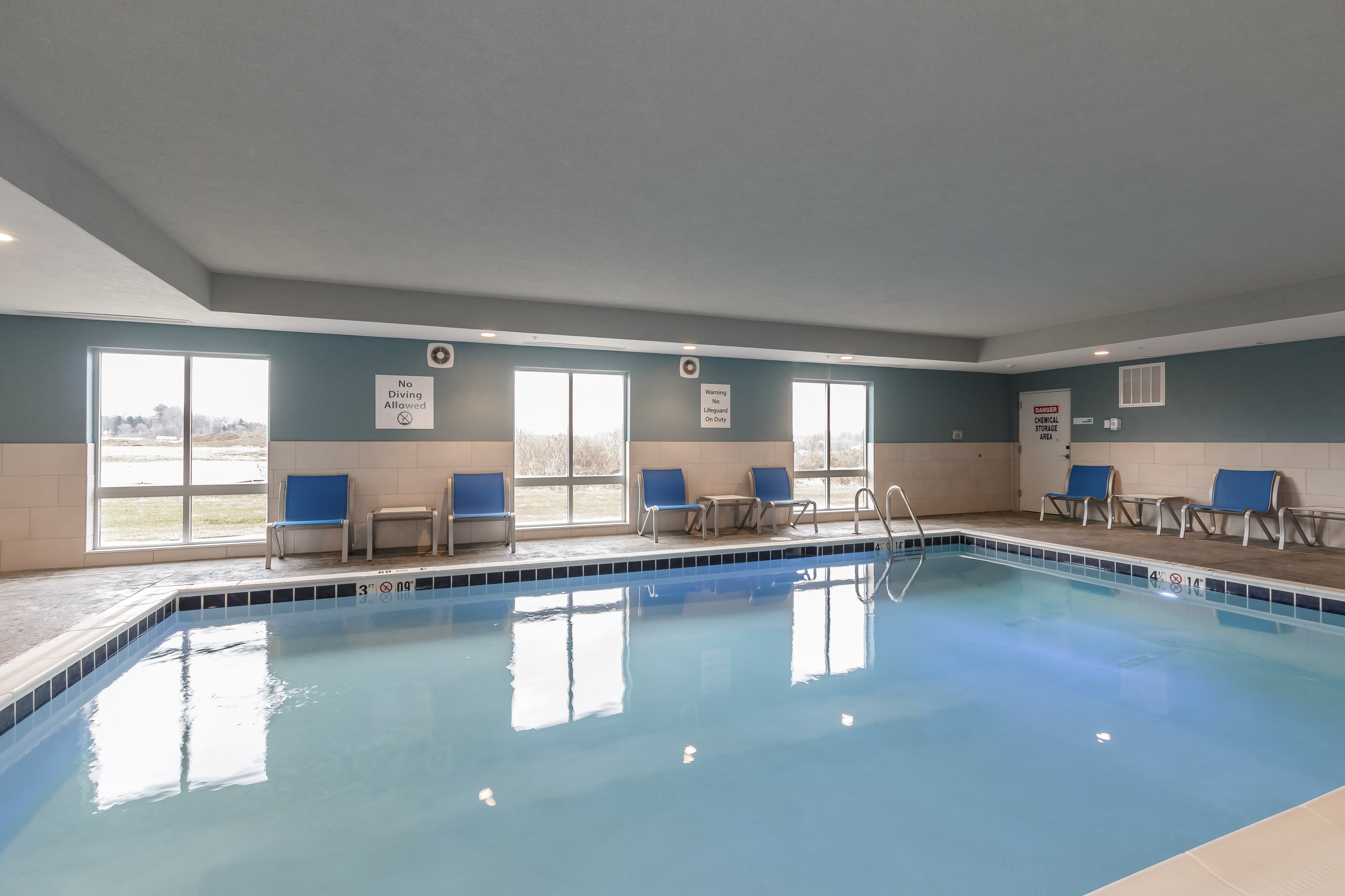 Holiday Inn Express and Suites South Bend South 34/64