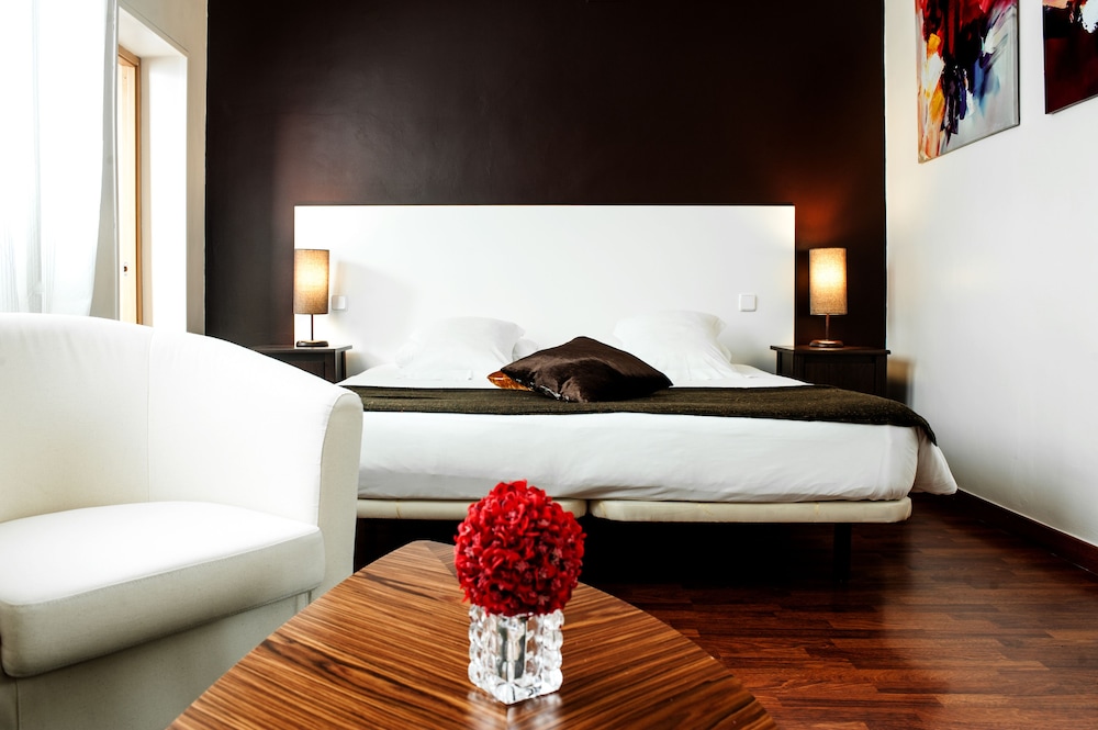 Thc Gran Via Hostel 4/28