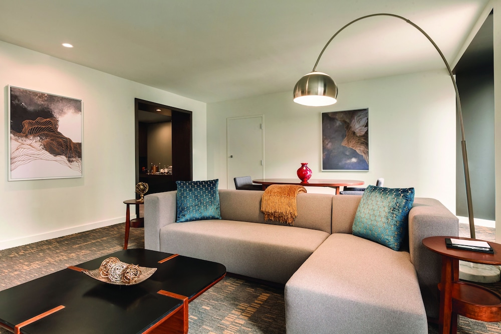 Hyatt Regency Houston 50/71