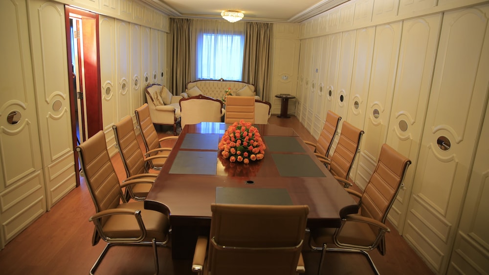 Inter Luxury Hotel 65/75