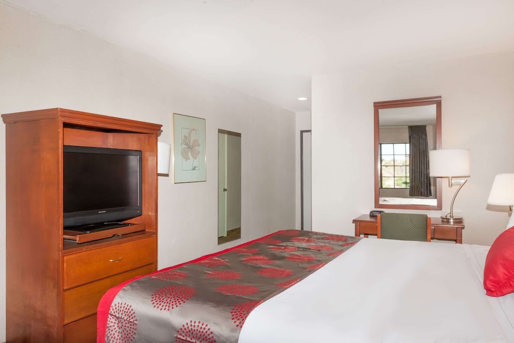 Ramada by Wyndham - Poway 13/51