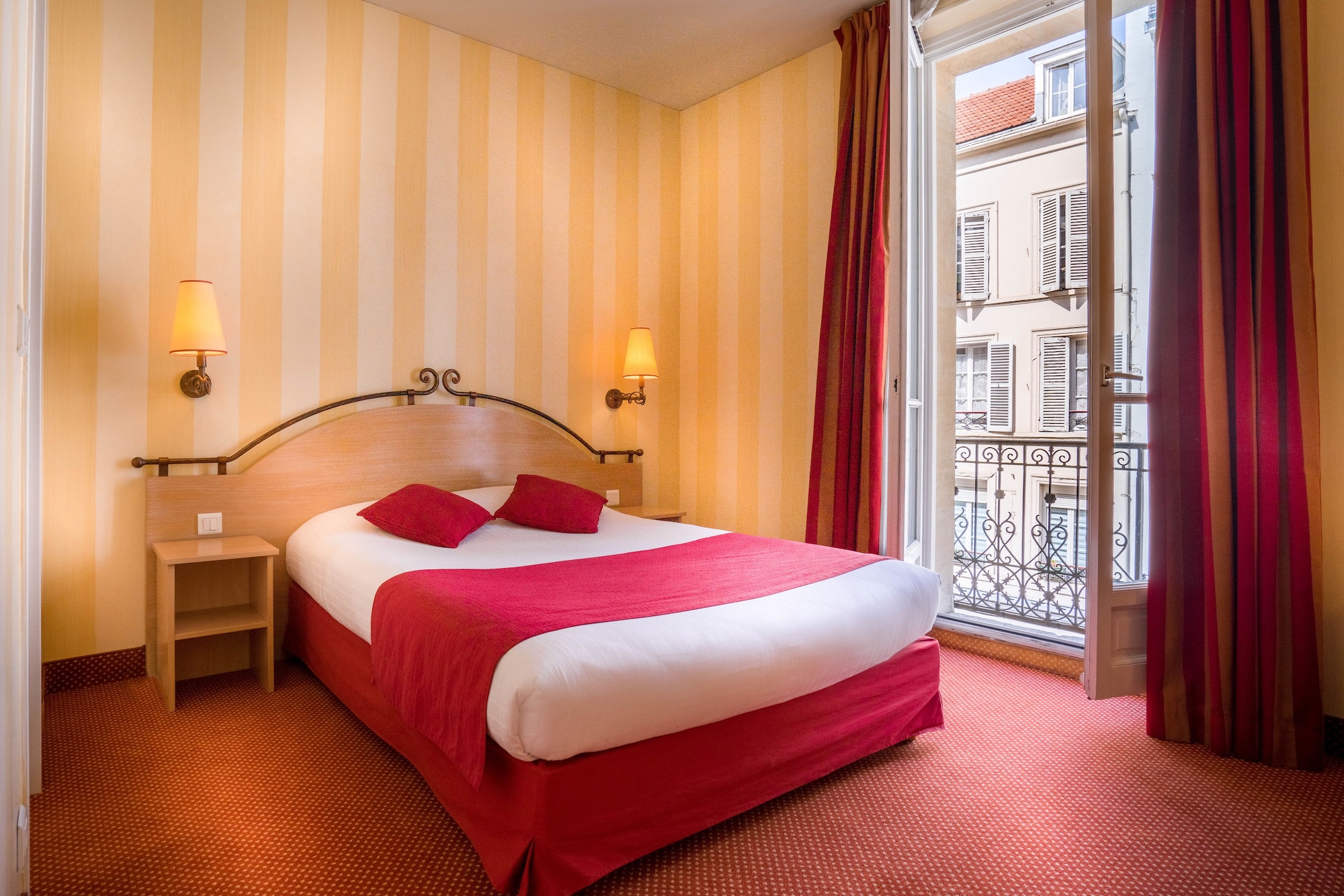 SUPERIOR, DOUBLE BED