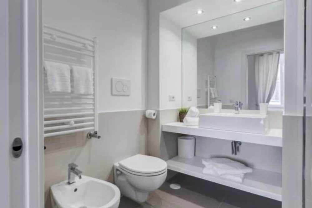 Vantaggio Suites & Apartments 29/39