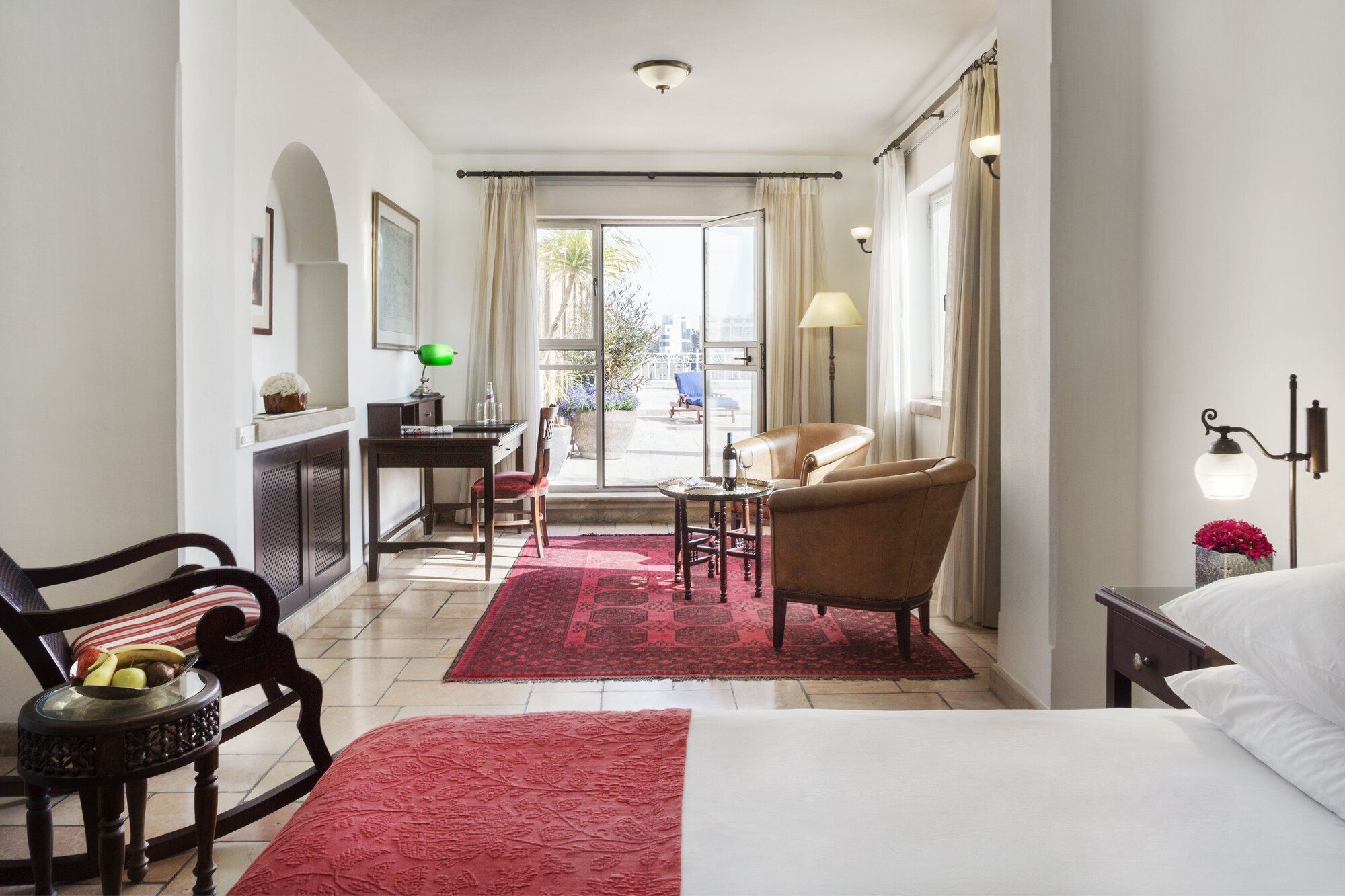 JUNIOR SUITE, KING BED