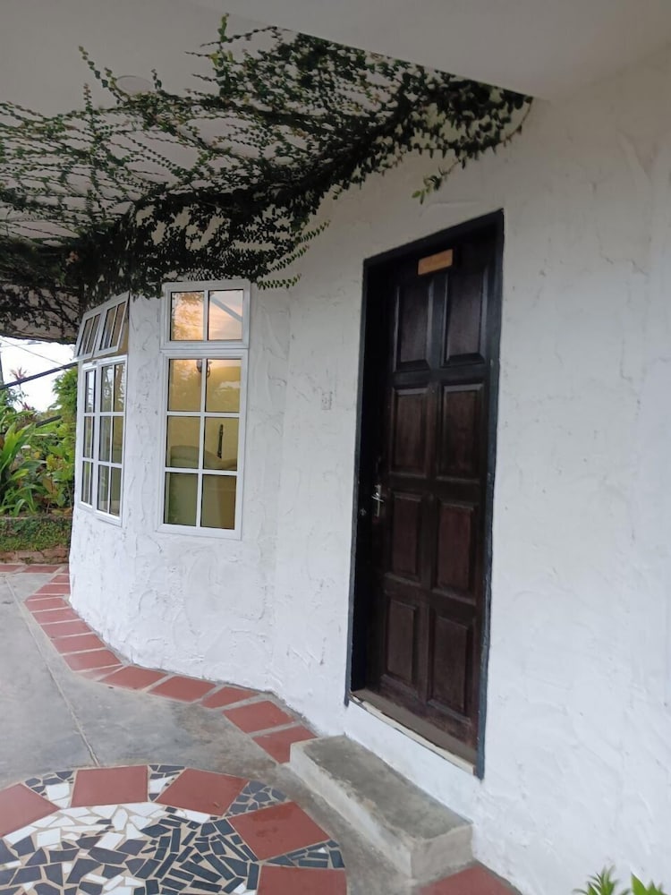 The Bala's Holiday Chalet 2/50