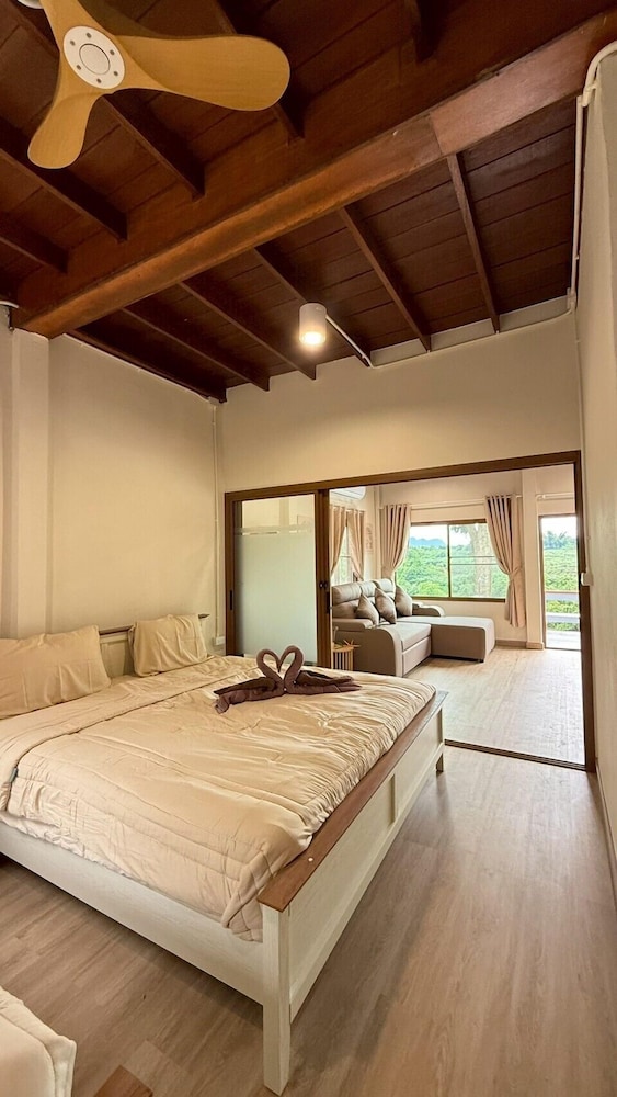 2 BEDROOMS, FAMILY, HOUSE, RIVER VIEW