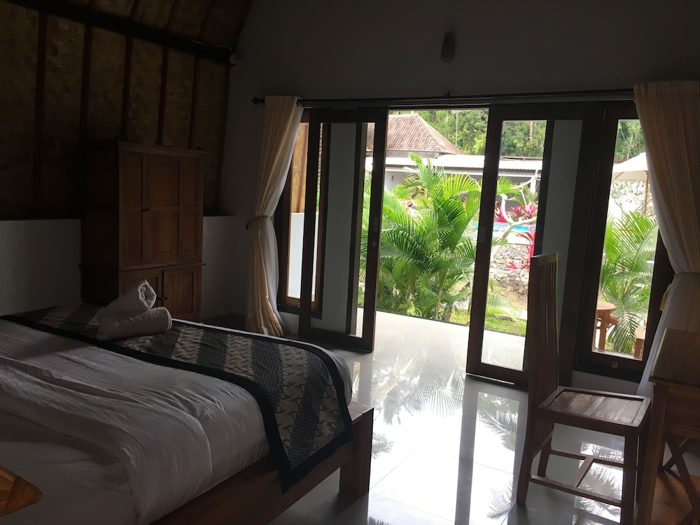 DELUXE, DOUBLE BED