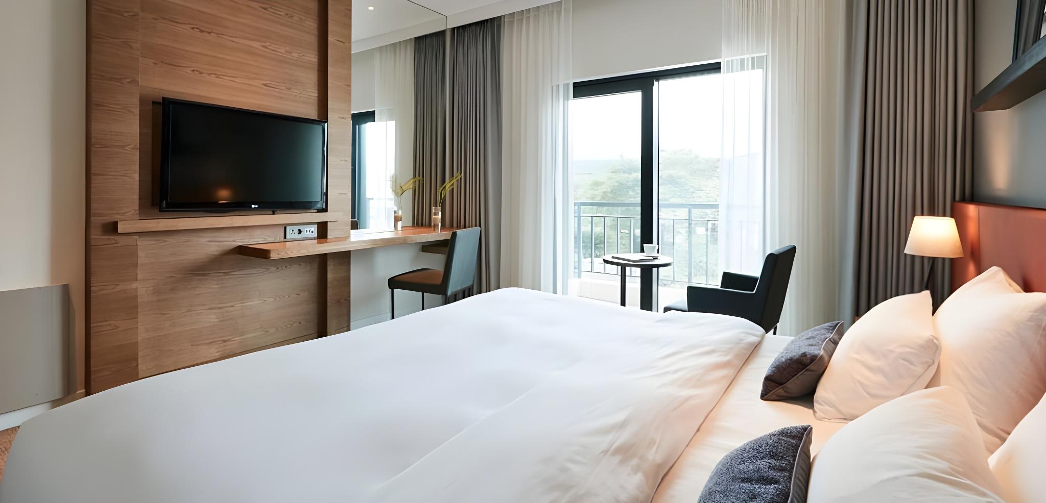 Deluxe, Double Bed, Water Pool