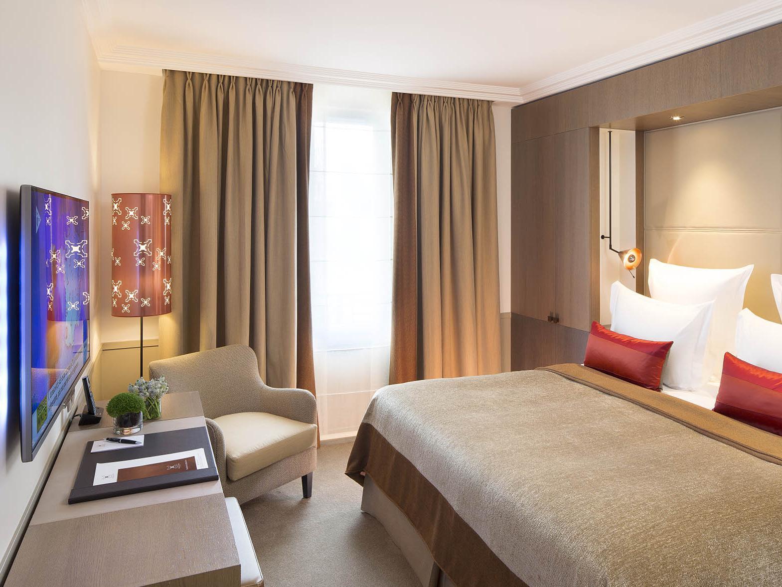 Superior, Villa, Double Bed, VILLA SAXE EIFFEL 2/2