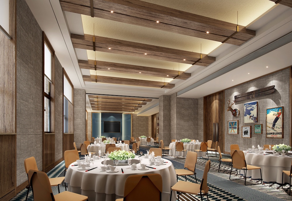 Holiday Inn Jilin Beidahu 62/75