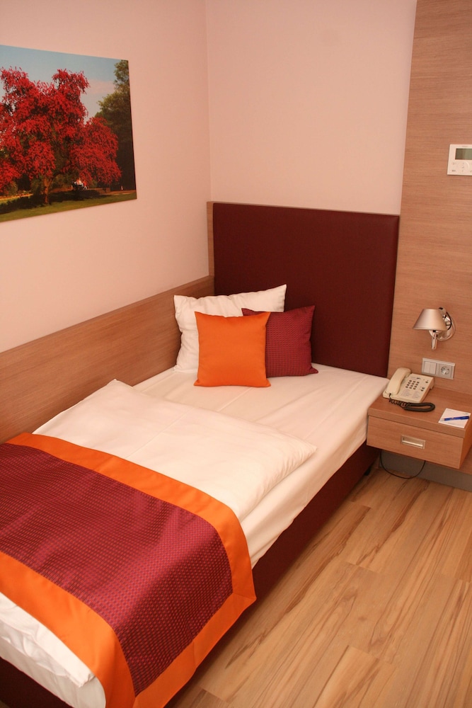 Congress Hotel Am Stadtpark Hannover 12/30