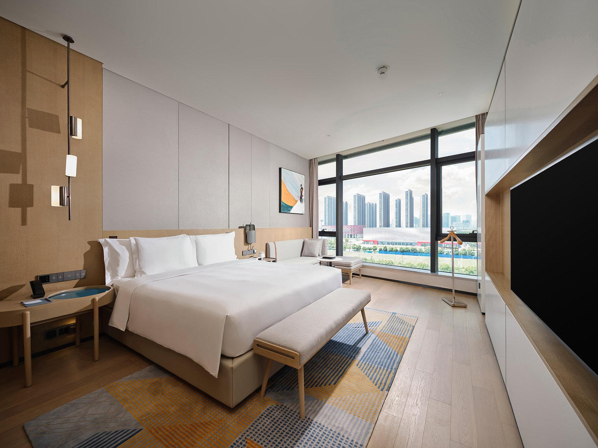 1 Bedroom, Suite, Stadium View