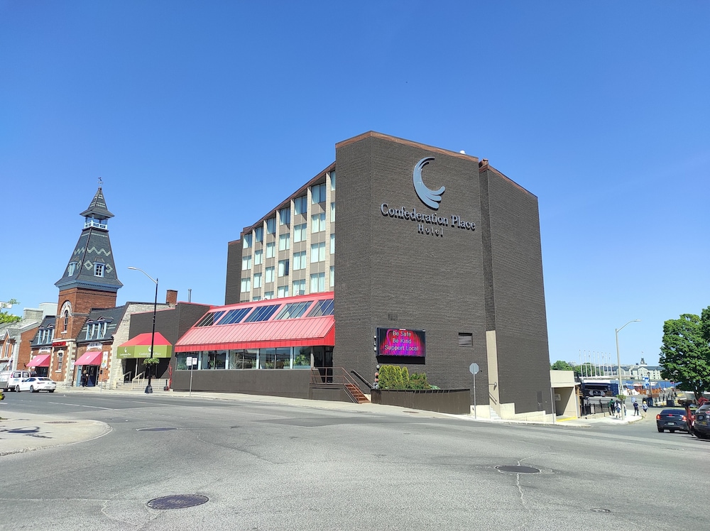 Confederation Place Hotel 59/68