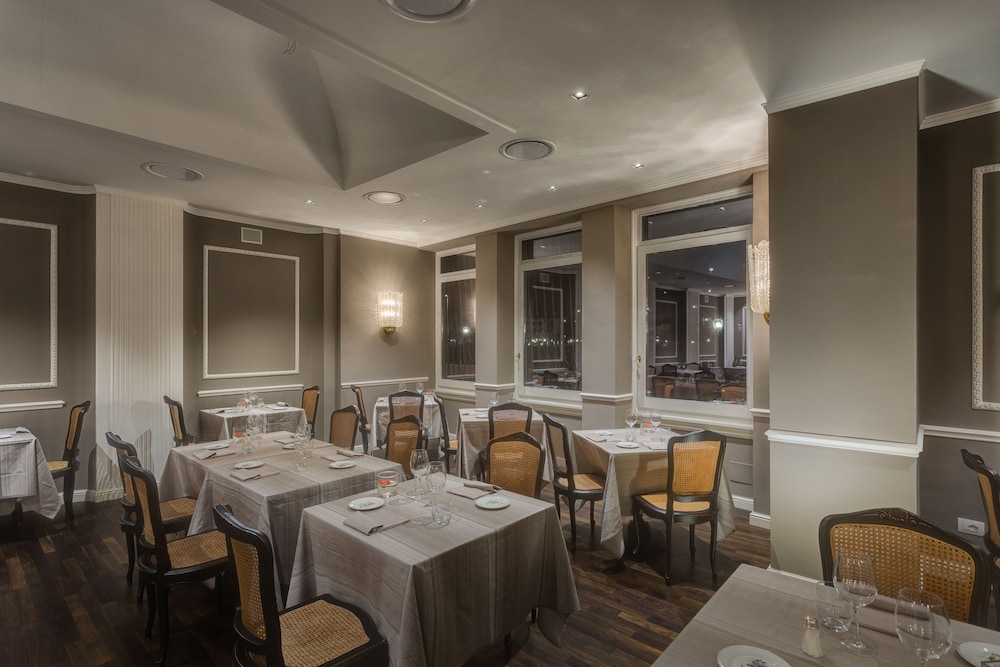 Plaza Hotel Lucchesi 25/50