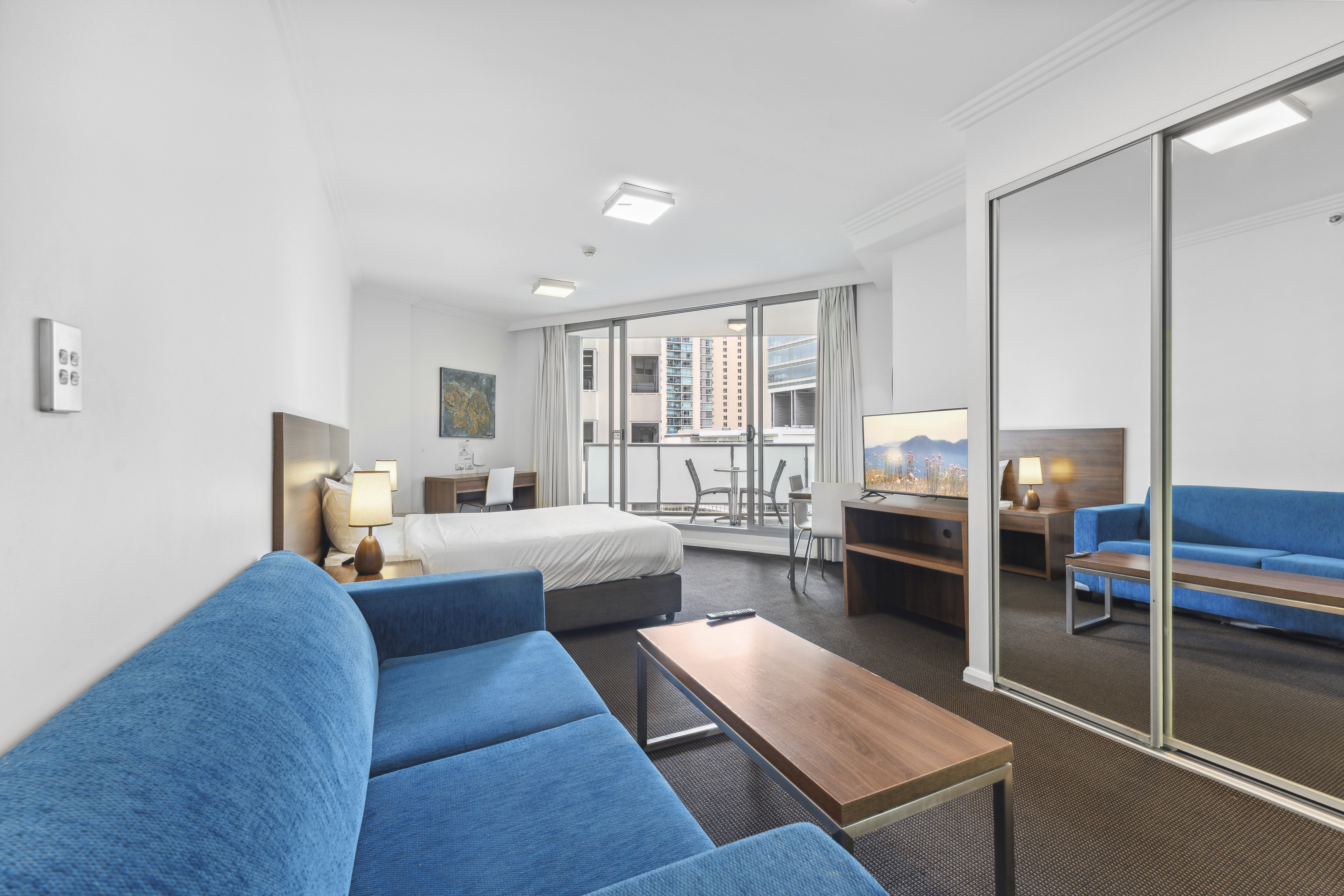 Apx World Square Apartments 37/52