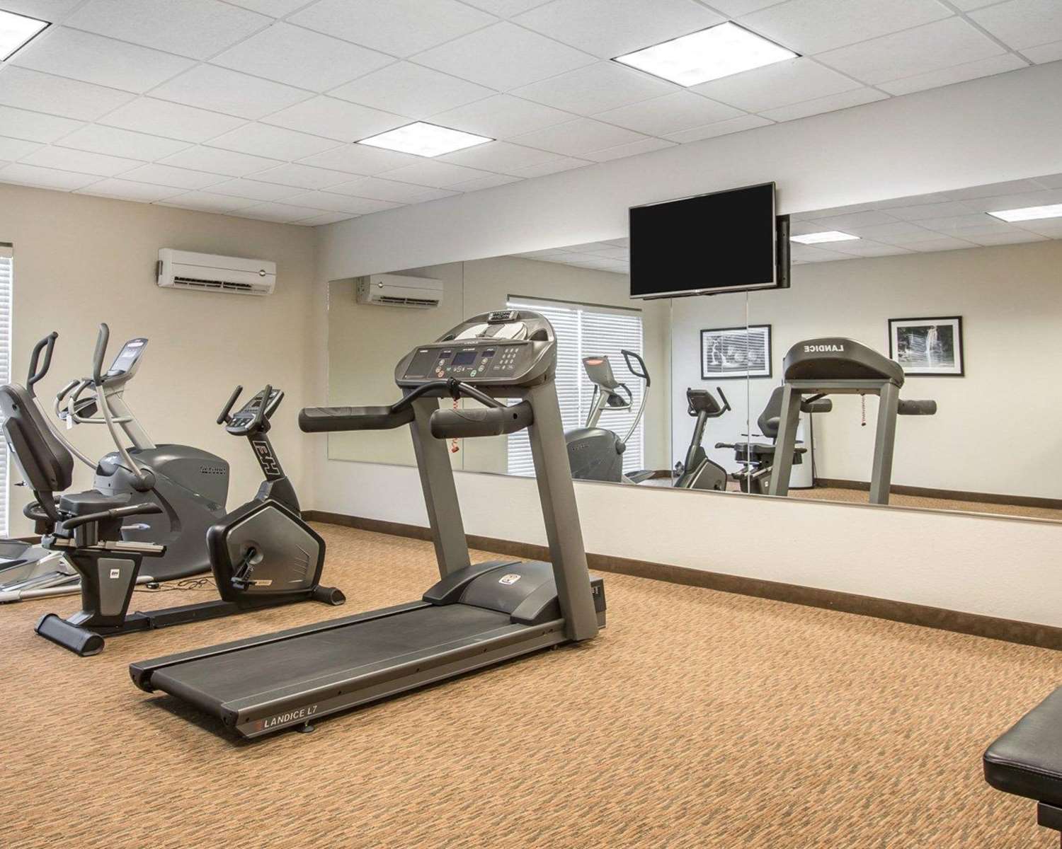Mainstay Suites Meridian 21/43