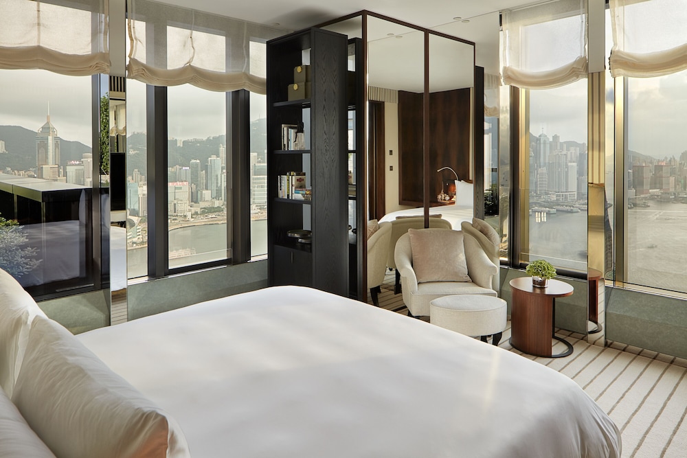 Rosewood Hong Kong 9/85