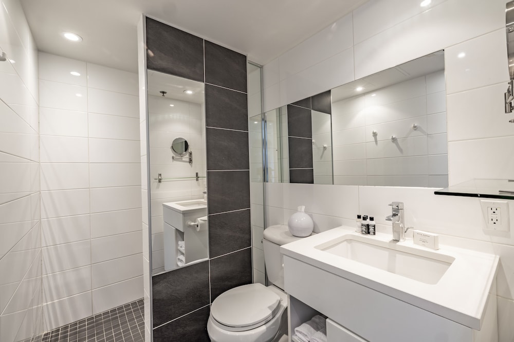Hotel Zero 1 78/82