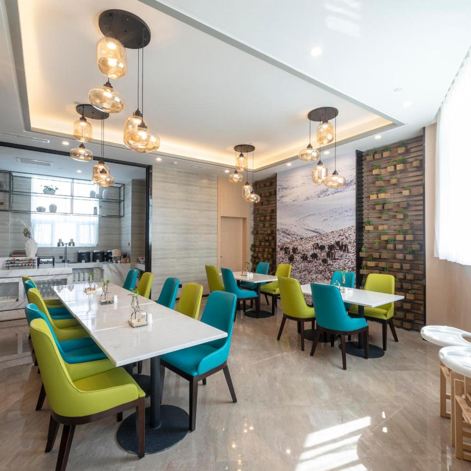 Atour Hotel Urumqi People's Cinema 52/59