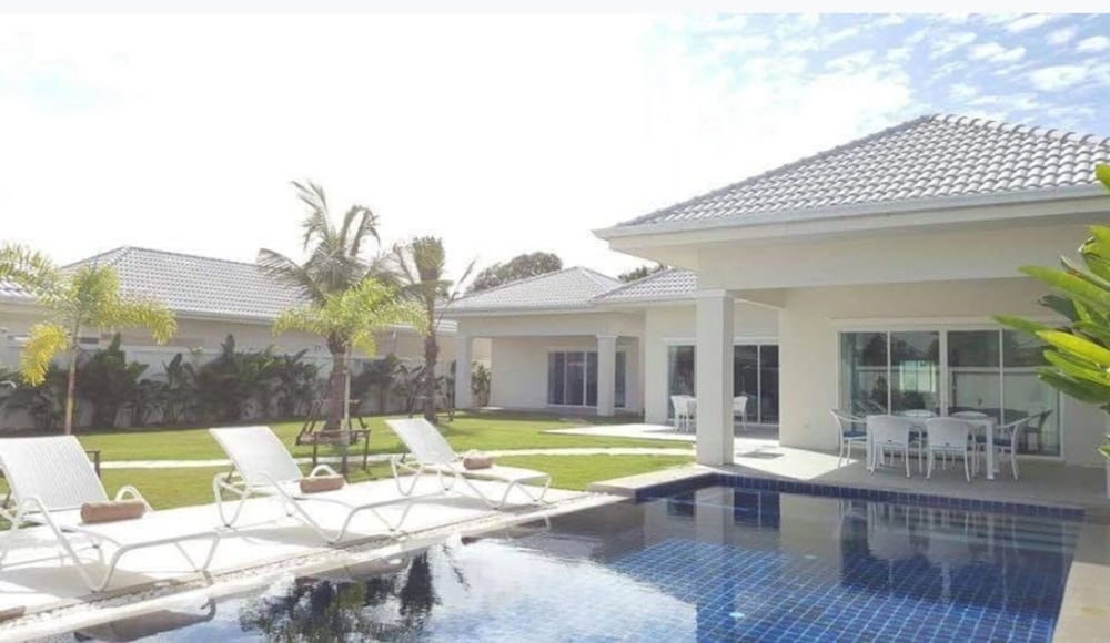 Hua Hin Pool Villa With 4 Bedrooms L27 40/50