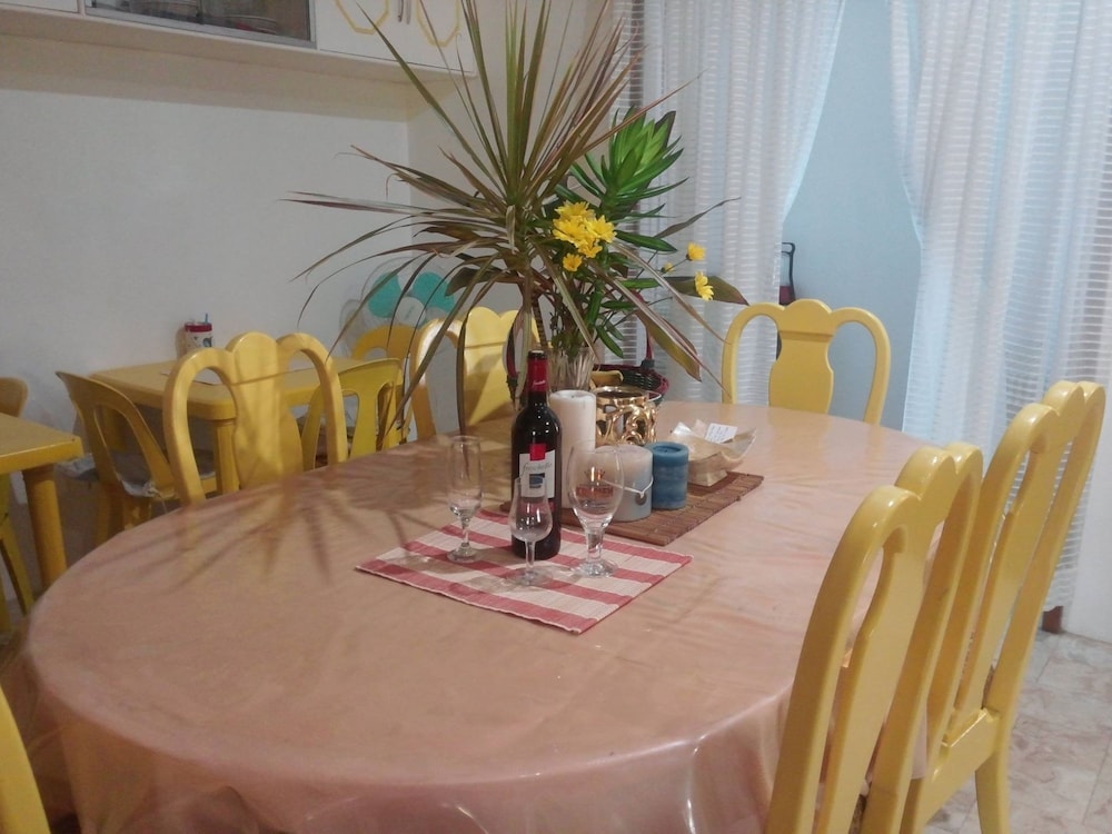 Yellow House Vacation Rental 19/23