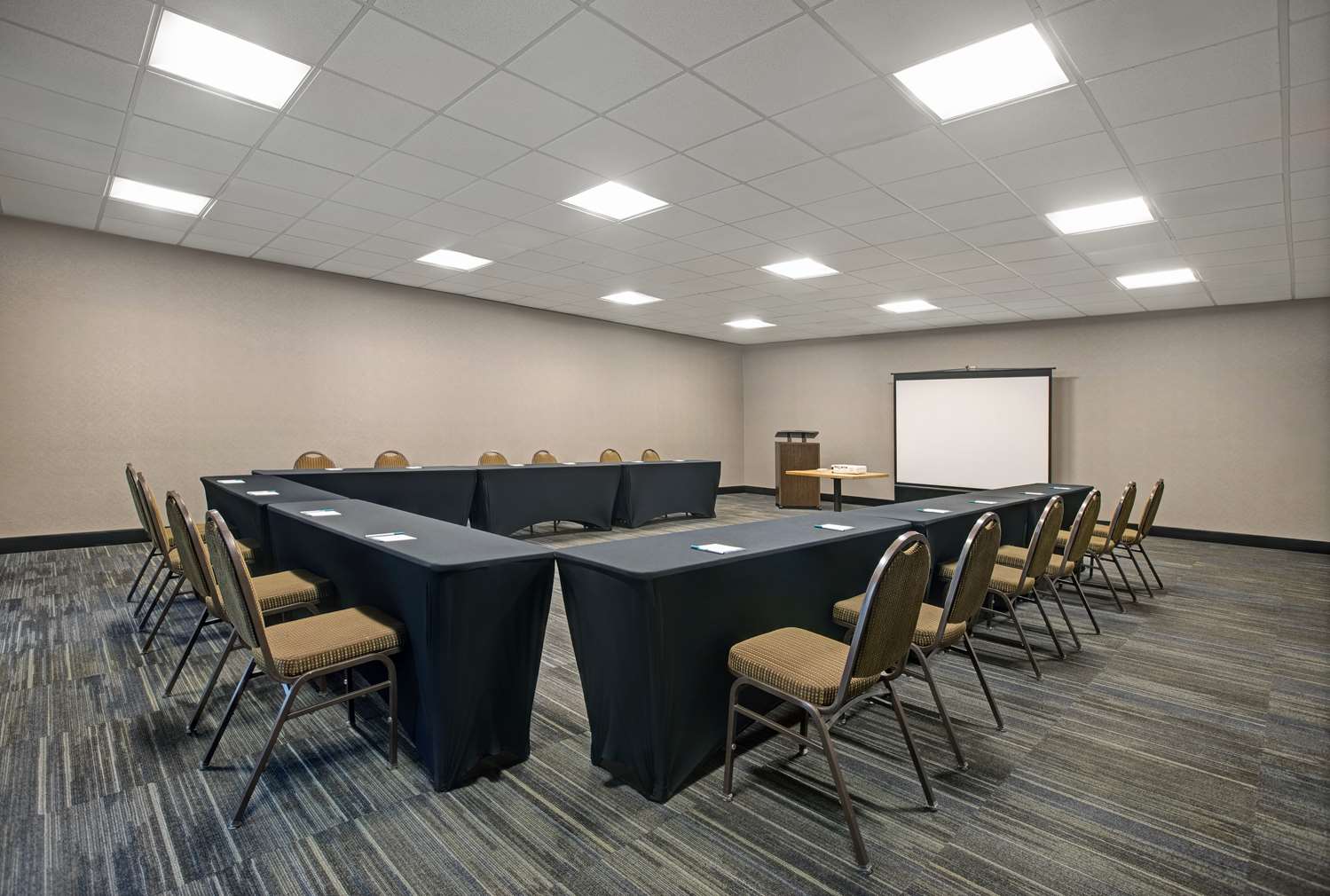 Homewood Suites By Hilton Charlotte Ayrsley Nc 18/24