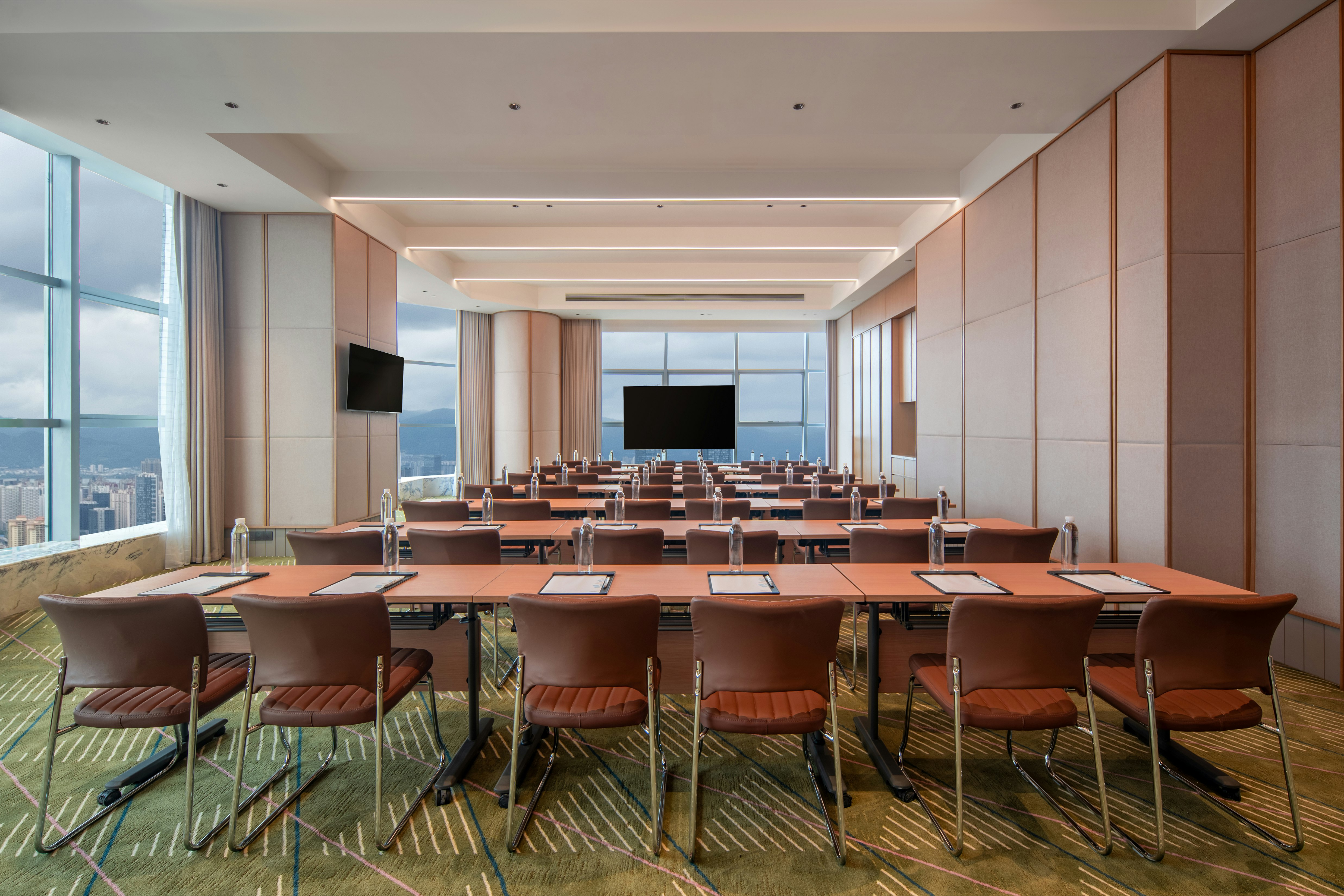 Hilton Garden Inn Kunming Wujiaba 32/41