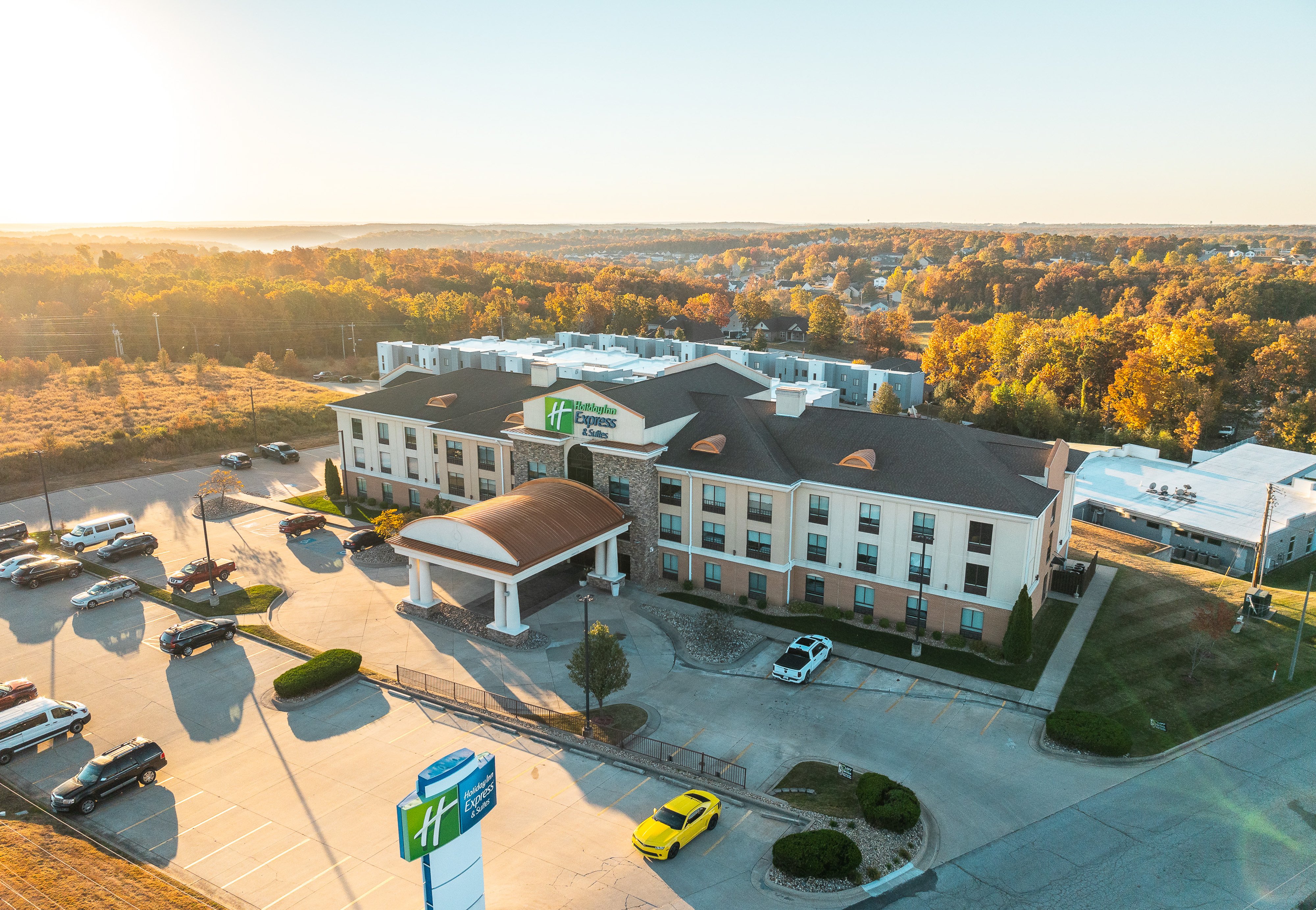 Holiday Inn Express Hotel And Suites Saint Robert Leonard Wood 2/50