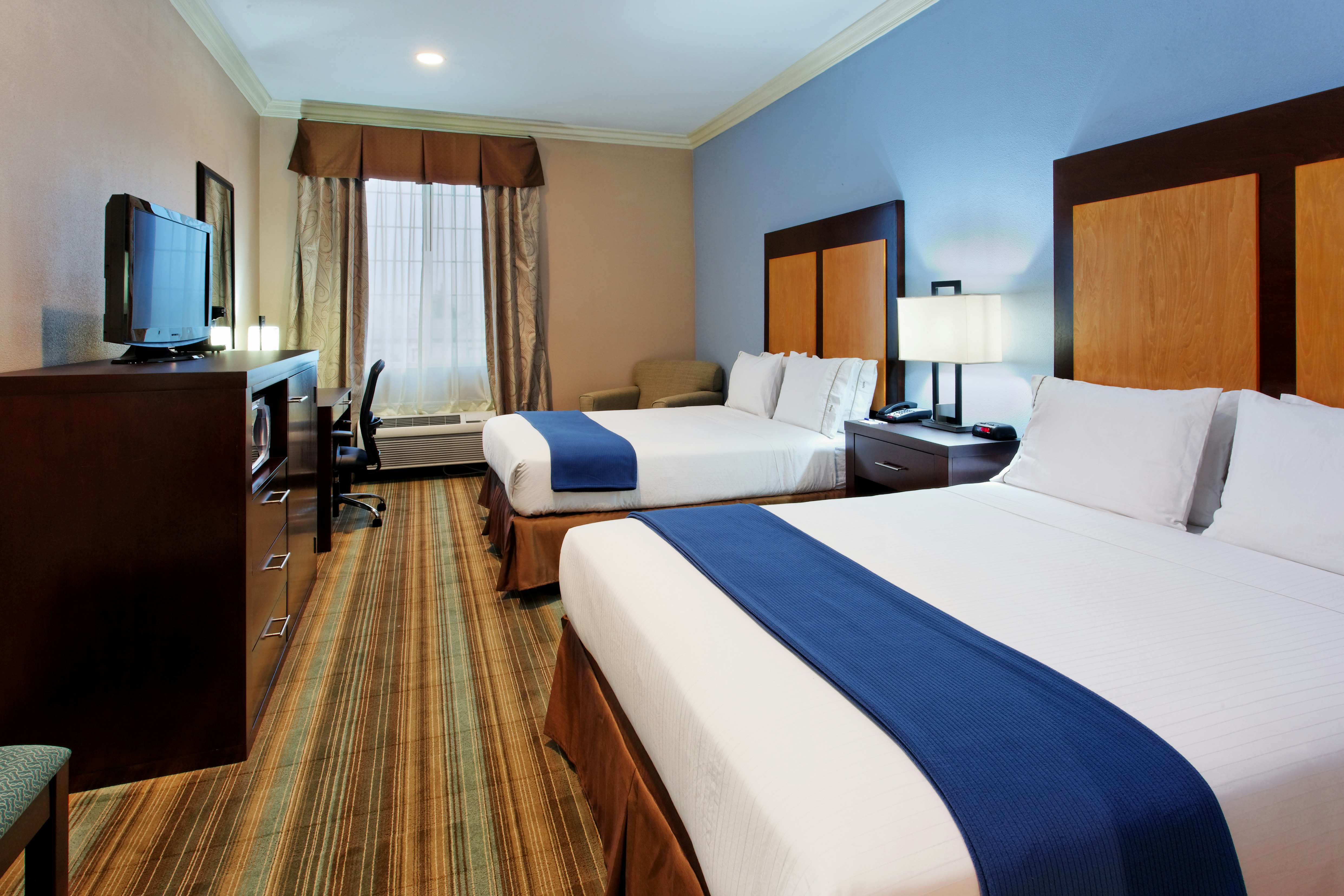 Standard, 2 Queen Beds, Extra Floor Space